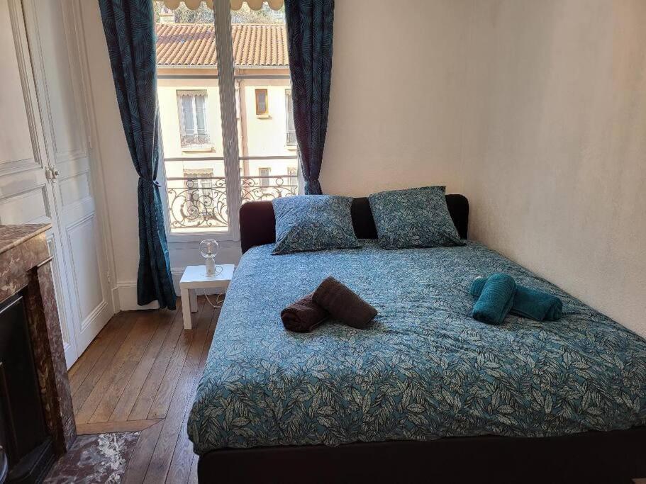 Porte Du Vieux Lyon 2, Le Long Du Quai Luaran gambar